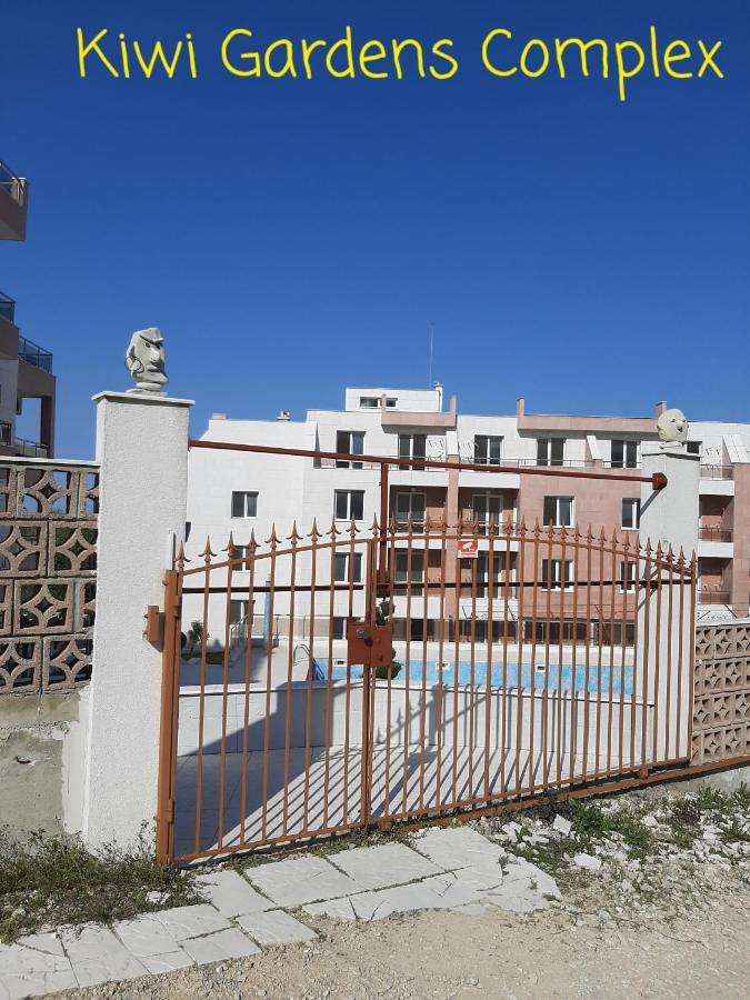 Apartment-Studio Daisy In Kiwi Gardens Complex Byala  Luaran gambar